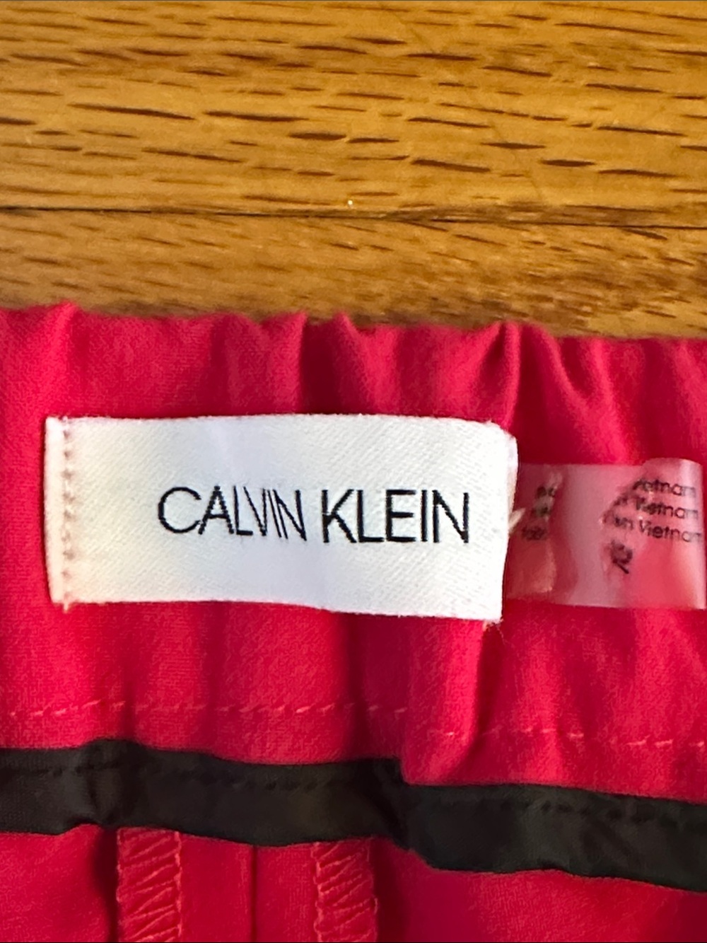 Calvin Klein Cropped Slim Straight Pants in Bright Pink Sz. 12 - Picture 6 of 9